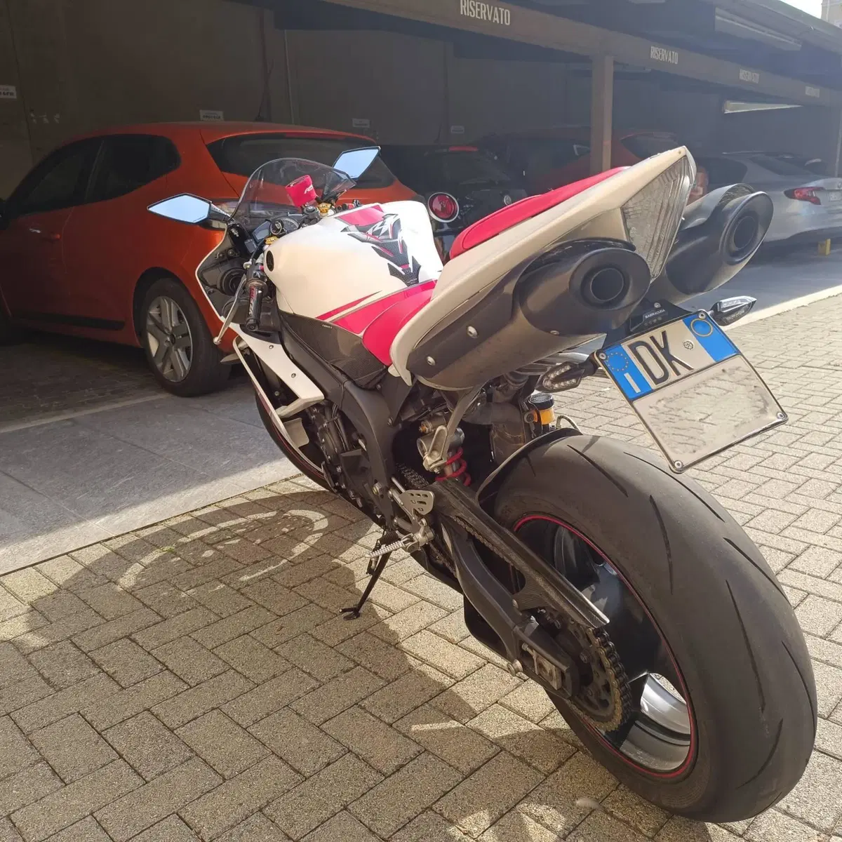 Yamaha YZF R1 (2009 - 11) (5)