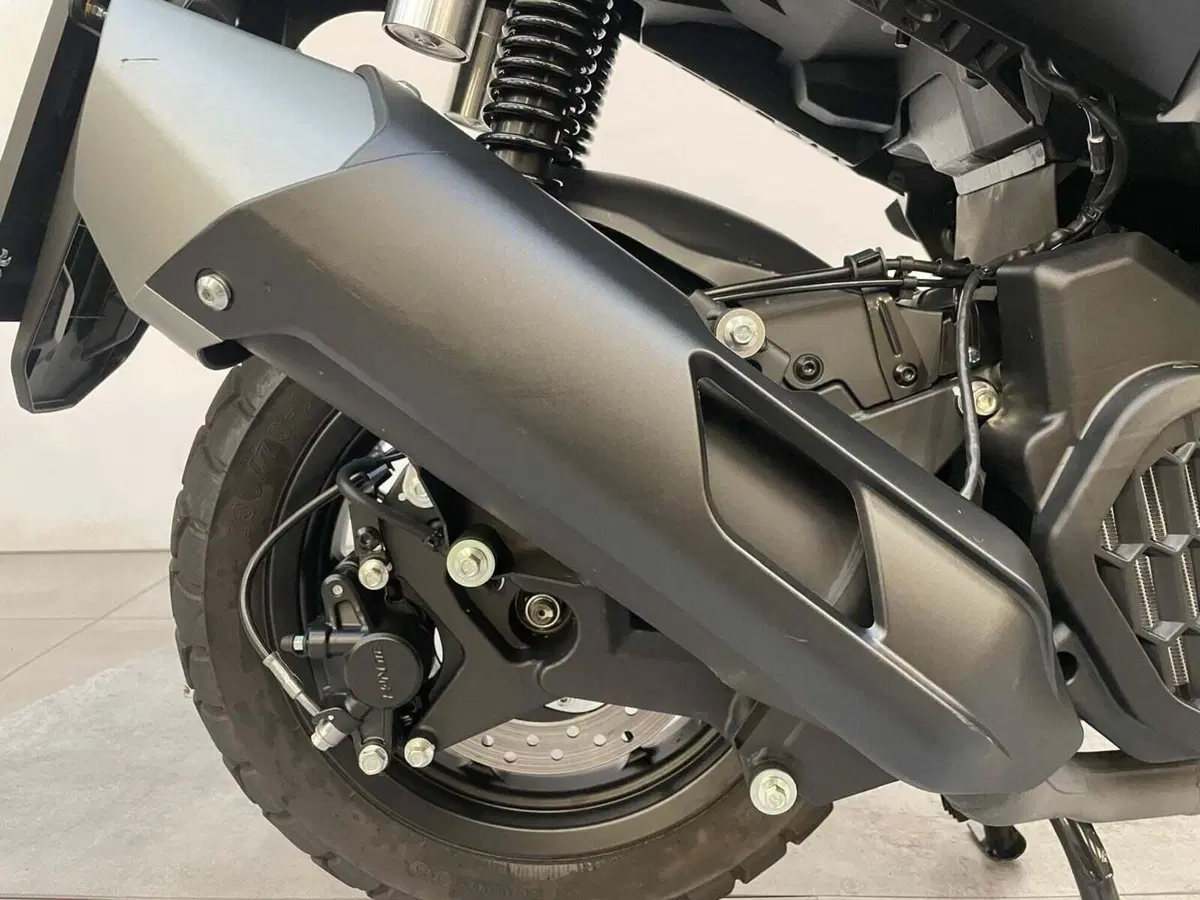Voge Sfida SR1 ADV (2023 - 26) (2)