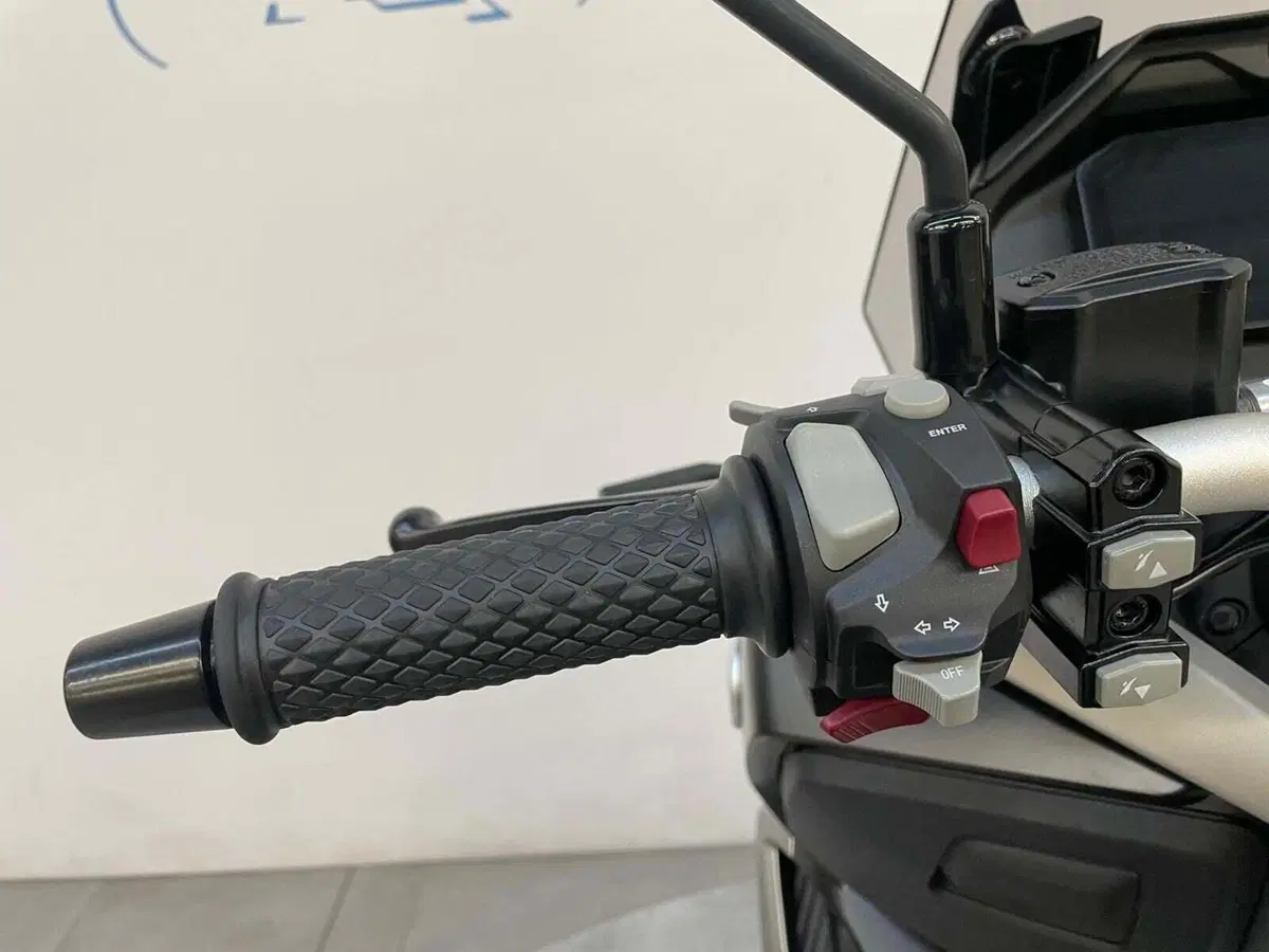 Voge Sfida SR1 ADV (2023 - 26) (7)