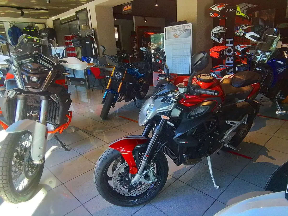 MV Agusta Brutale 800 (2020) (2)