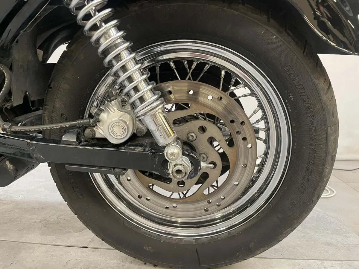 Harley-Davidson 883 (2008 - 09) - XL (14)