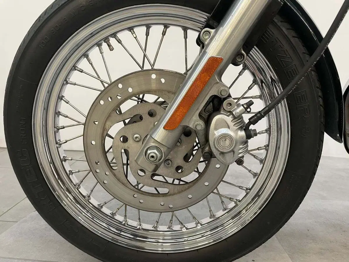 Harley-Davidson 883 (2008 - 09) - XL (15)