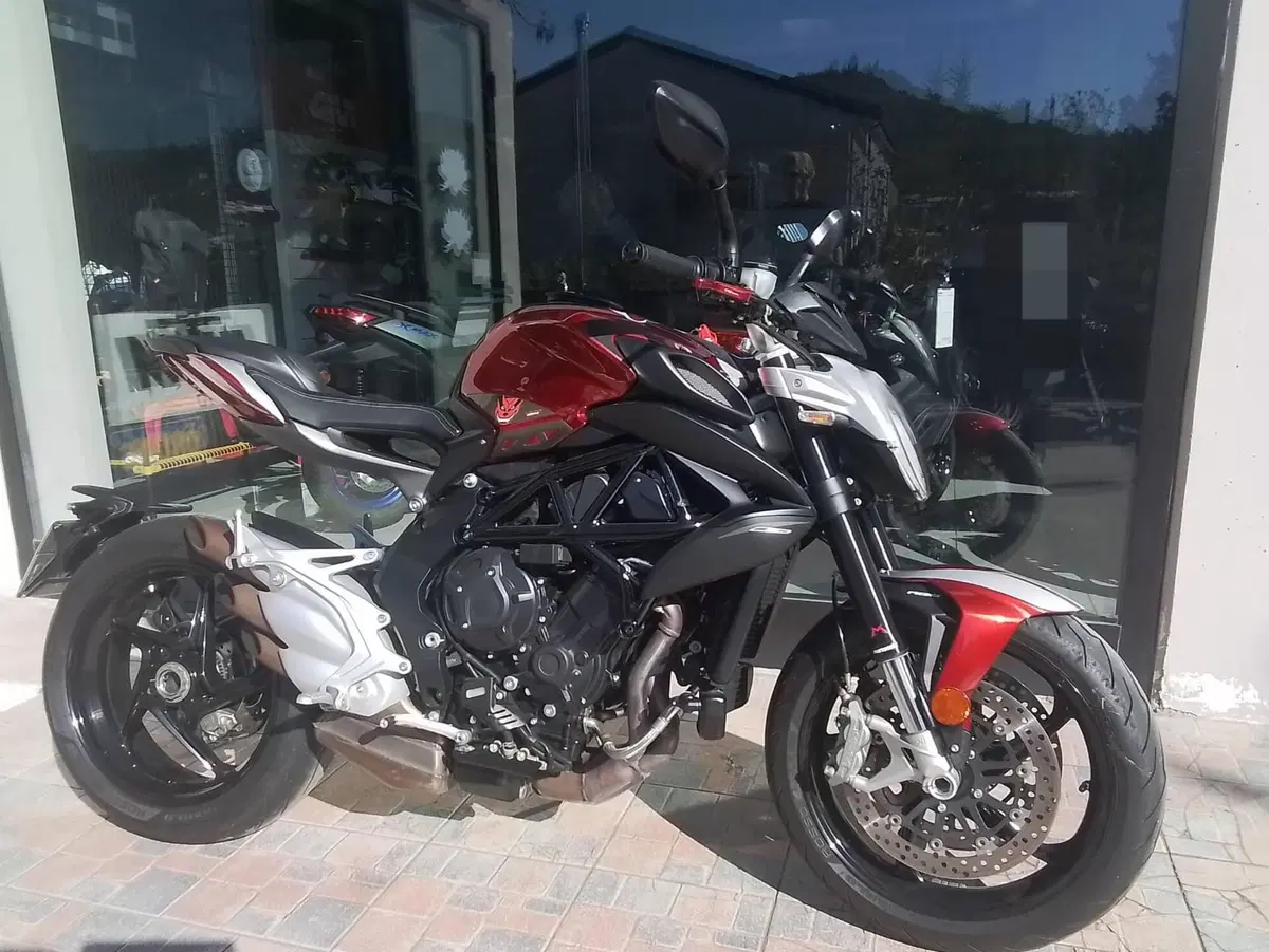 MV Agusta Brutale 800 (2020) (7)