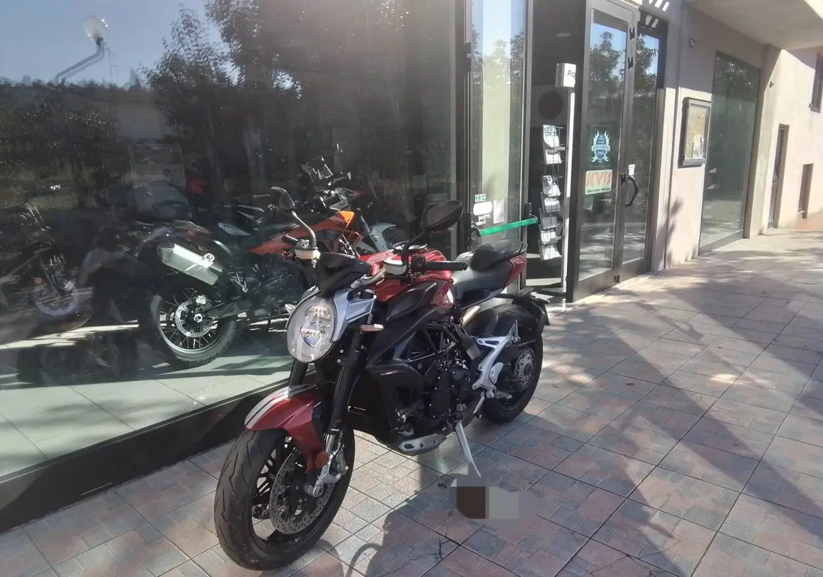MV Agusta Brutale 800 (2020) (9)