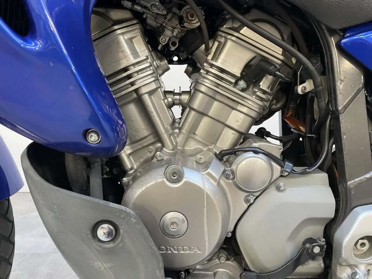 Honda Transalp XL 650V (2000 - 04) (4)