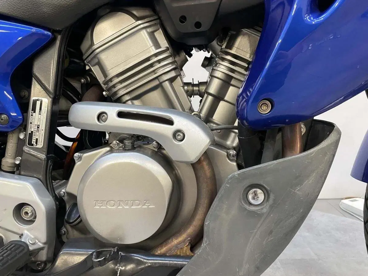 Honda Transalp XL 650V (2000 - 04) (11)