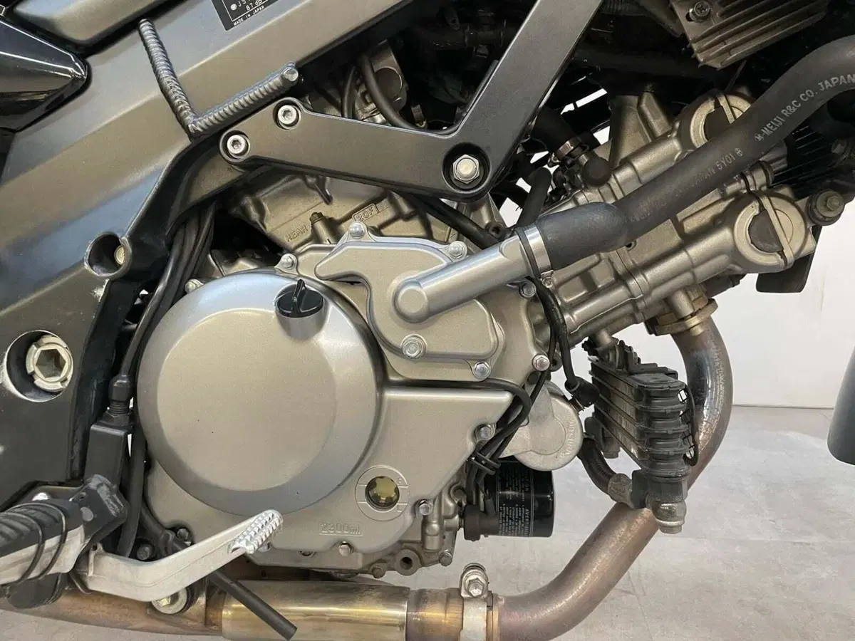 Suzuki V-Strom 650DL (2006 - 07) (4)