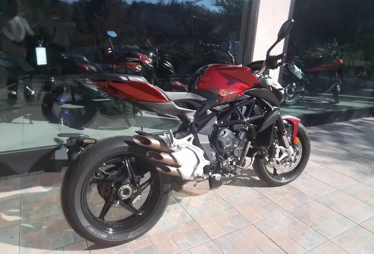MV Agusta Brutale 800 (2020) (18)