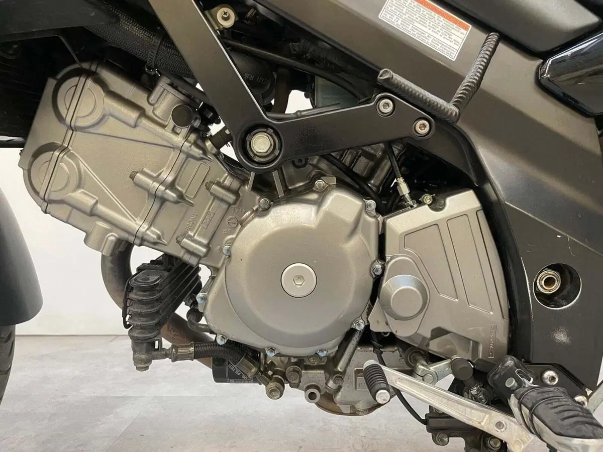 Suzuki V-Strom 650DL (2006 - 07) (16)