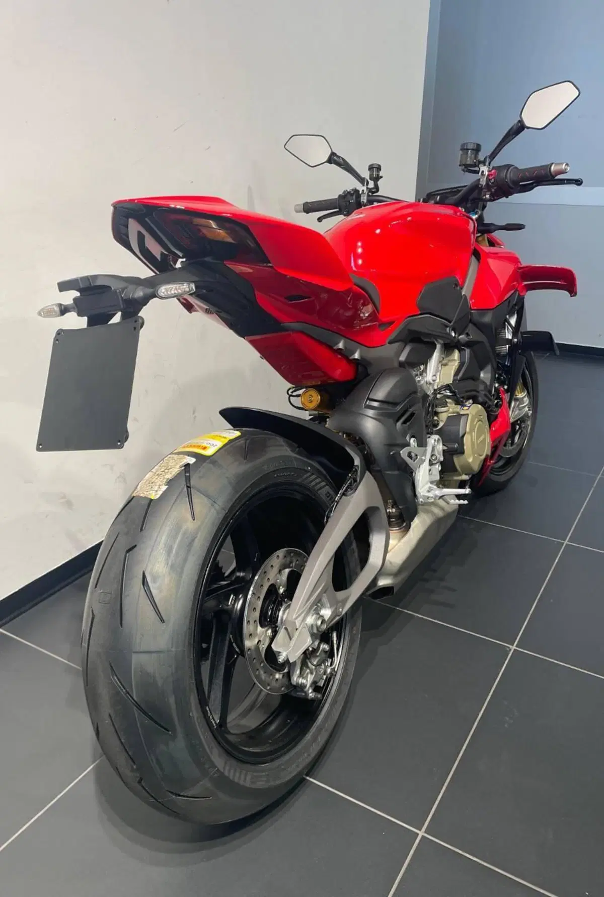 Ducati Streetfighter V4 S (2025 - 26) (4)