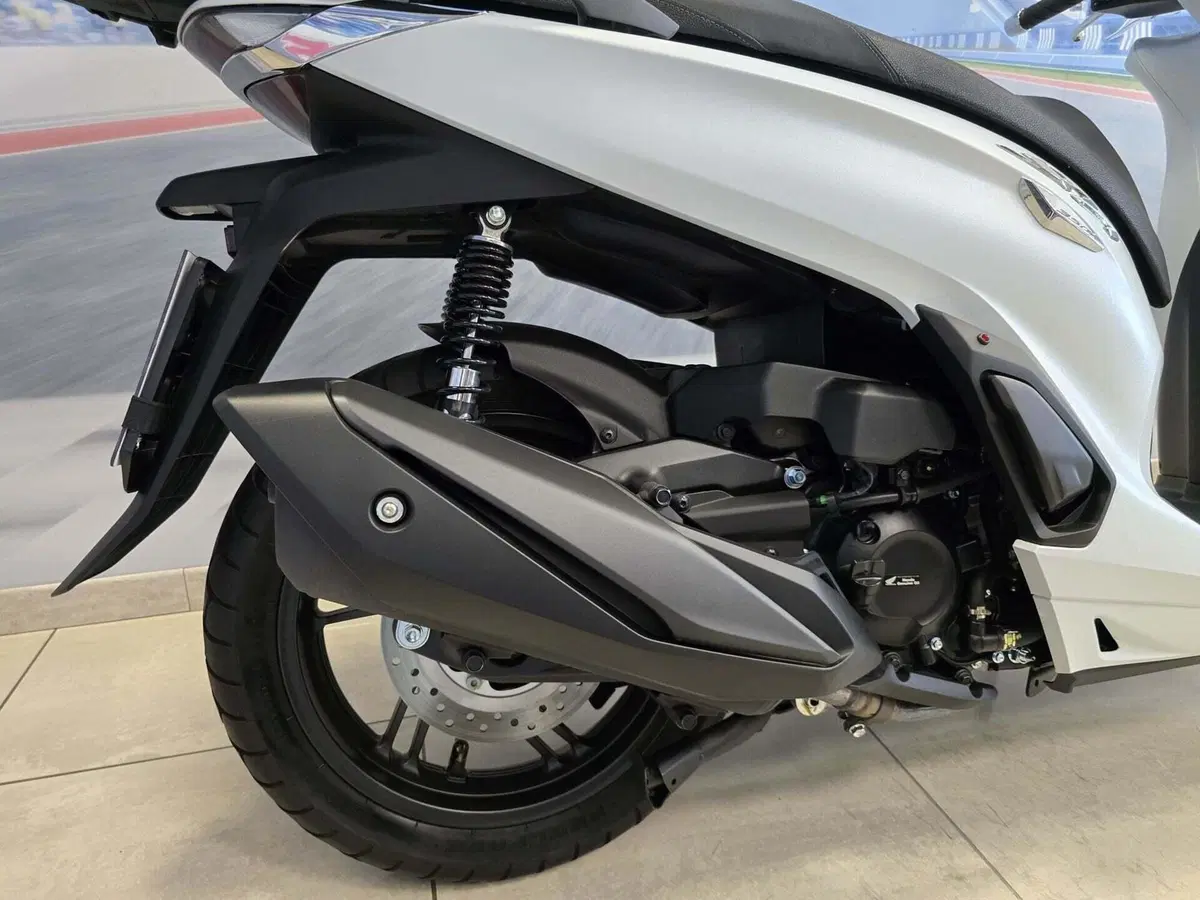 Honda SH 350 (2021 - 24) (13)