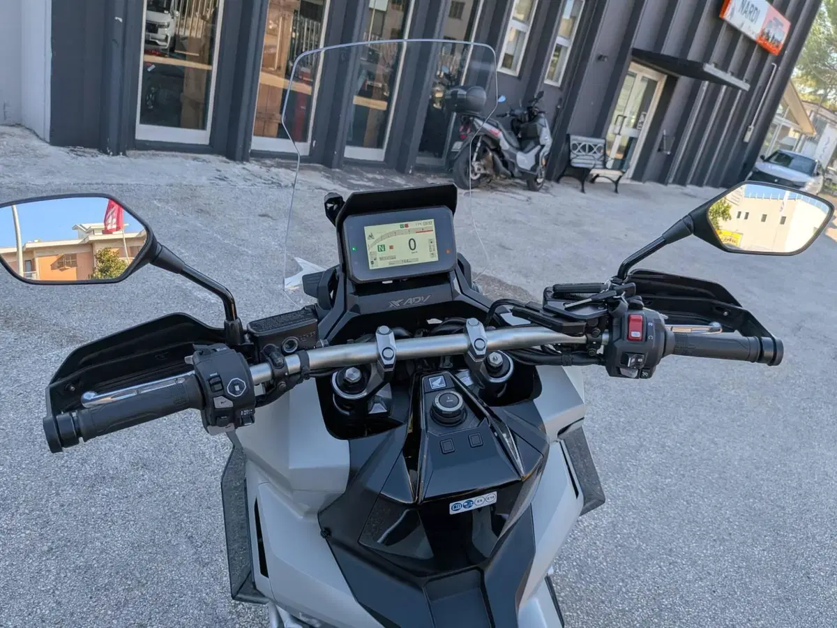 Honda X-ADV 750 Travel (2025 - 26) (8)