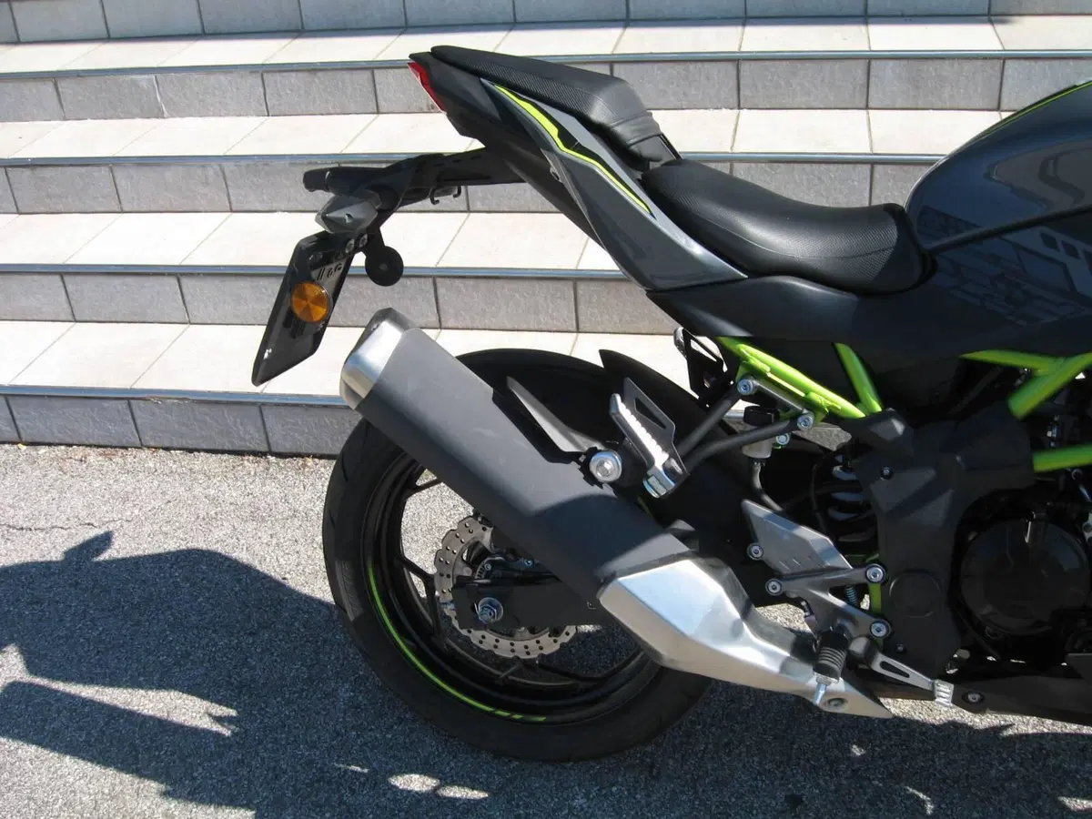 Kawasaki Z 125 (2021 - 24) (4)