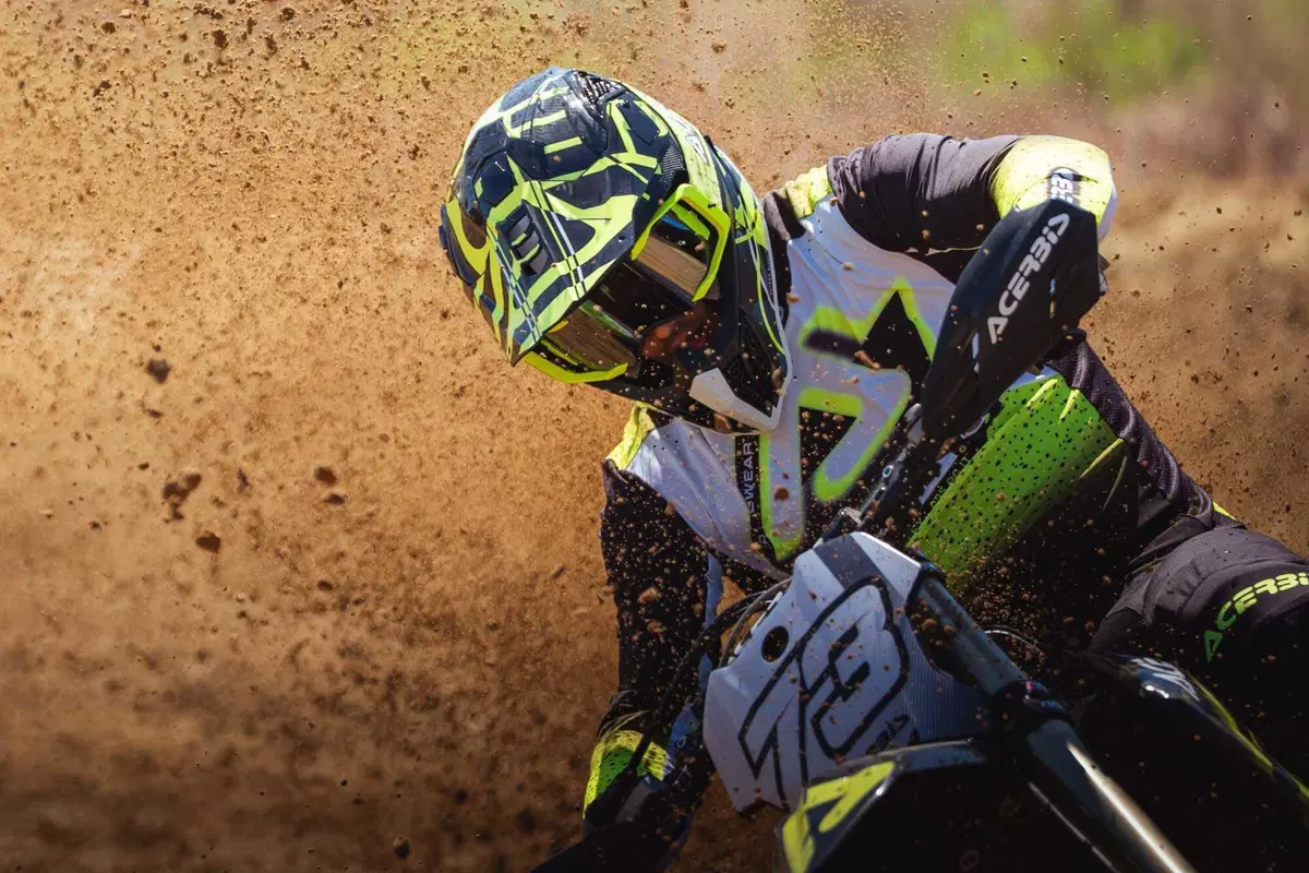 X-FLEX 2.0: il nuovo total look racing 2027 firmato Acerbis (14)