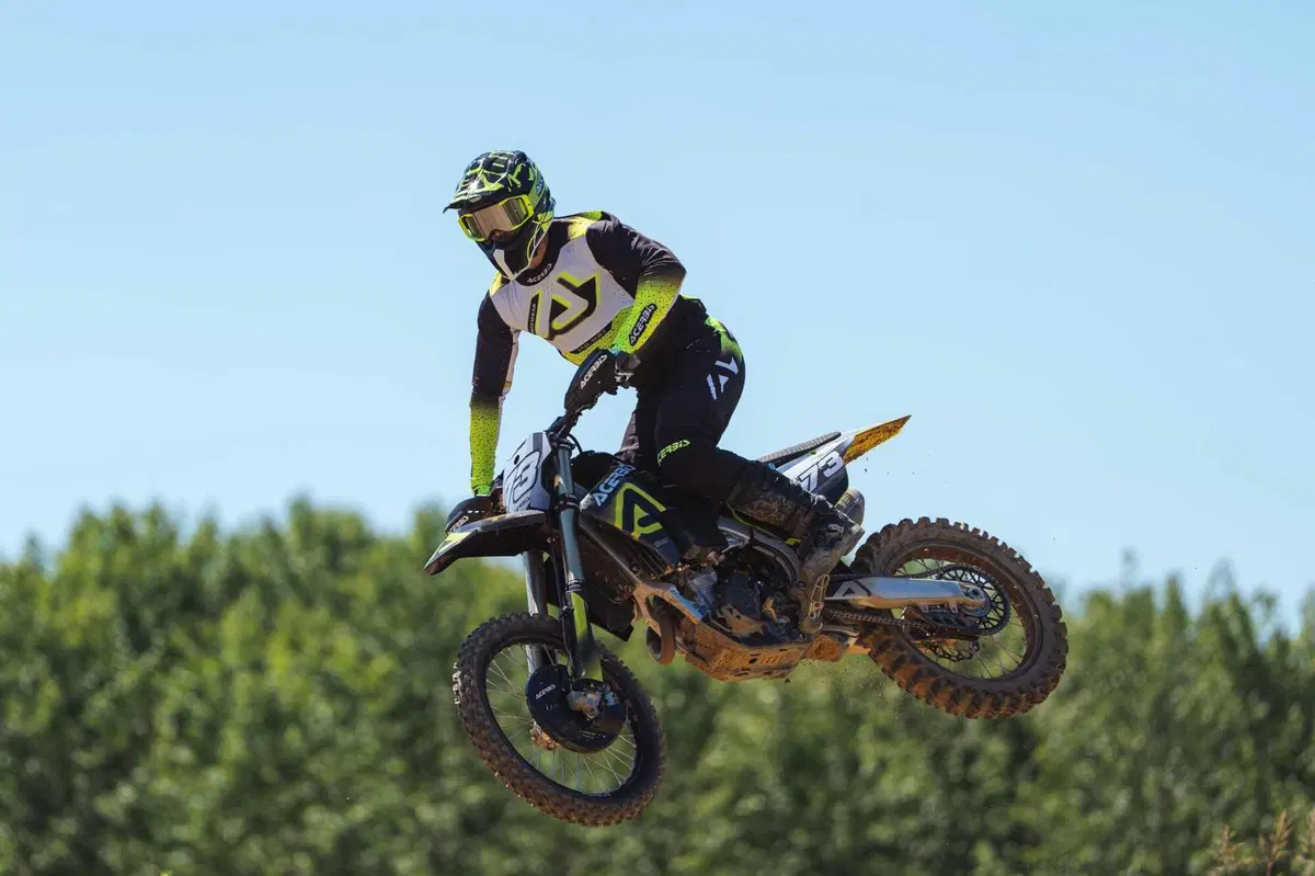 X-FLEX 2.0: il nuovo total look racing 2027 firmato Acerbis (15)