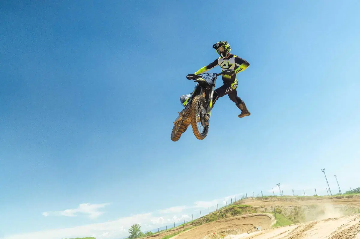 X-FLEX 2.0: il nuovo total look racing 2027 firmato Acerbis (18)