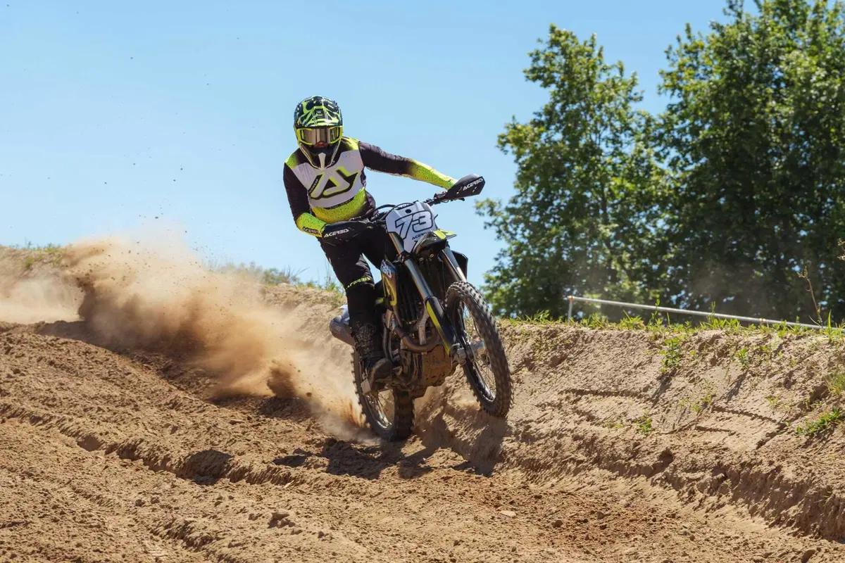 X-FLEX 2.0: il nuovo total look racing 2027 firmato Acerbis (23)