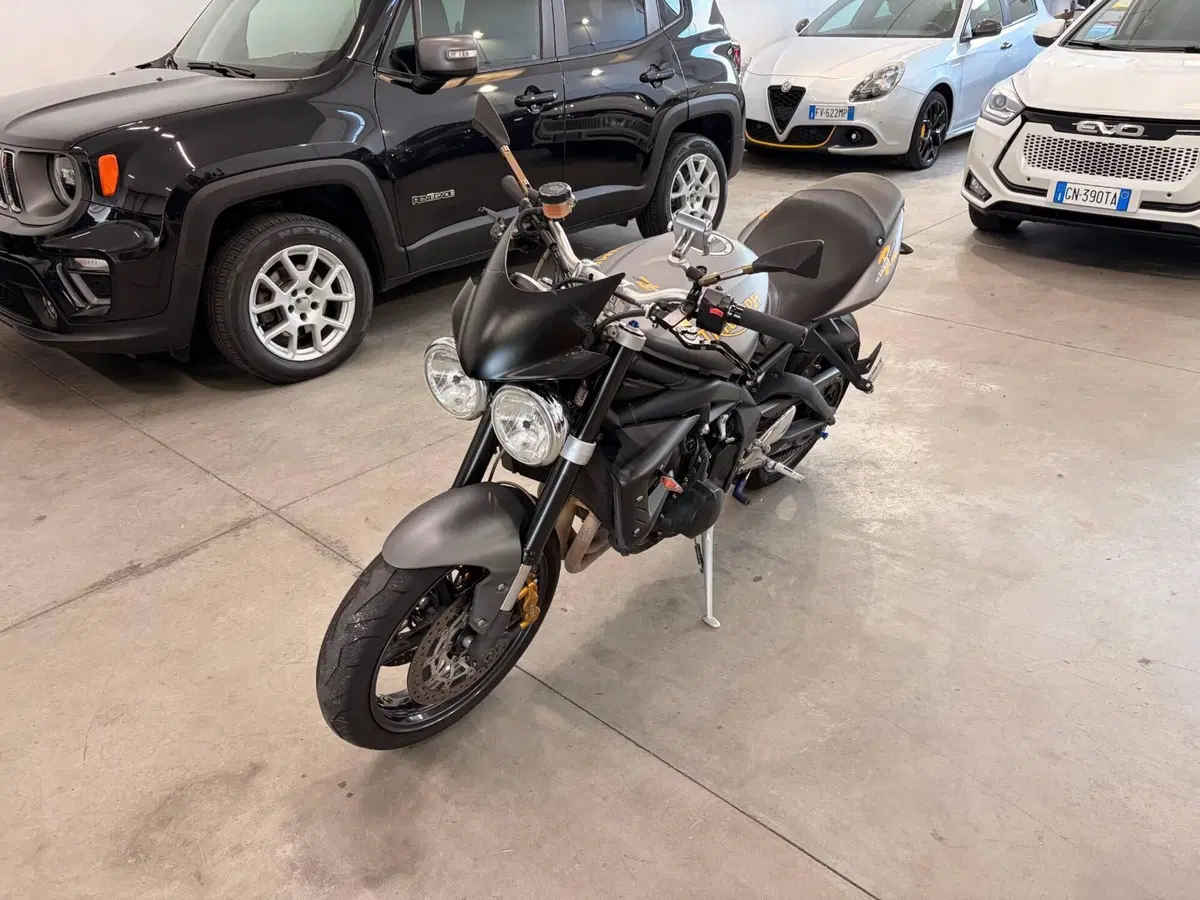 Triumph Street Triple R (2009 - 12) (2)