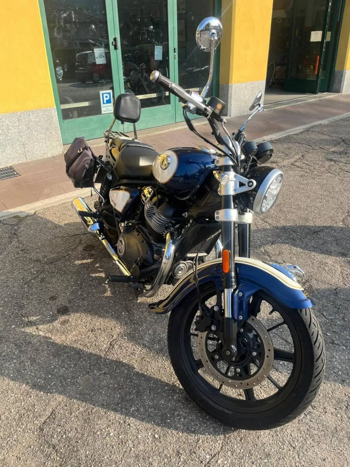Royal Enfield Super Meteor 650 (2023 - 26) (3)