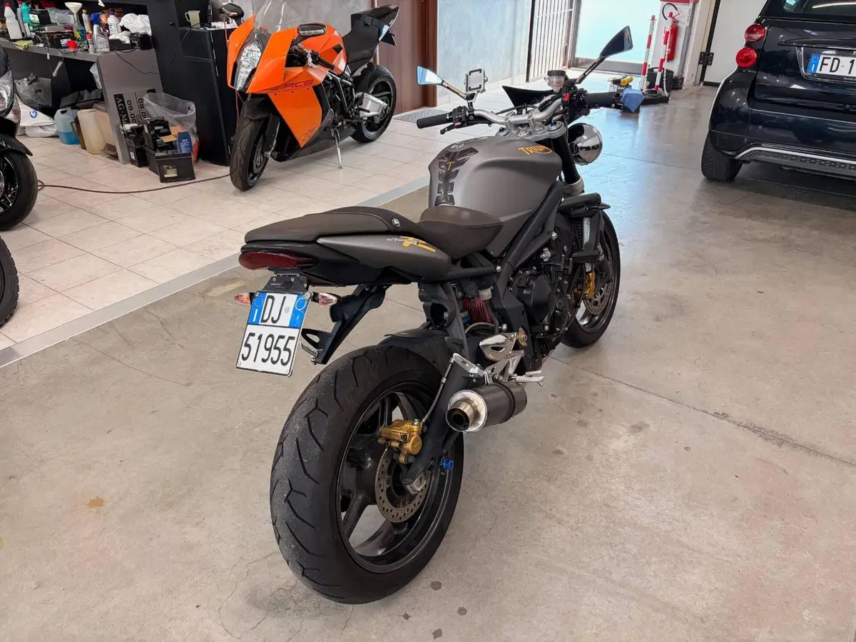 Triumph Street Triple R (2009 - 12) (6)