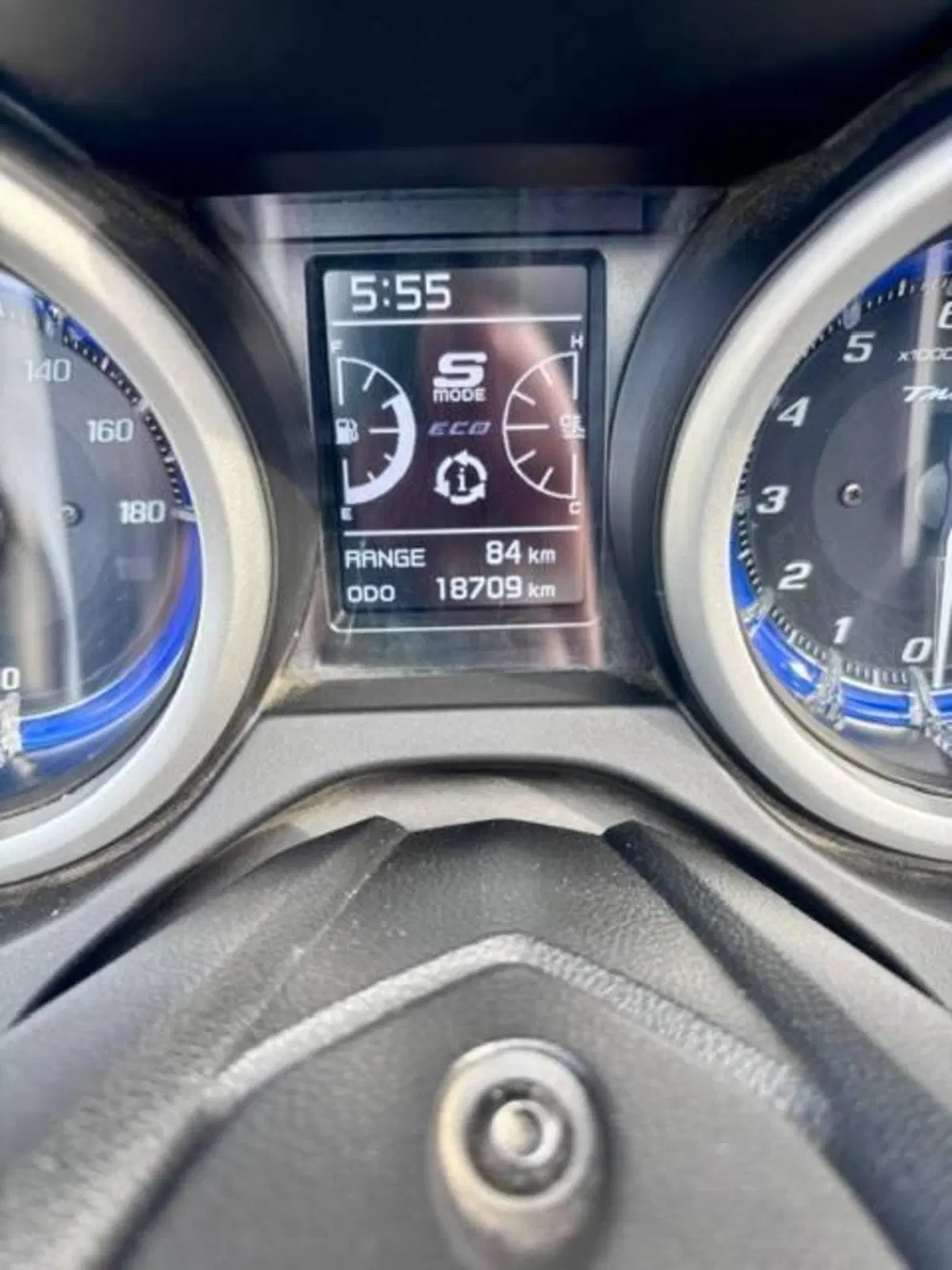 Yamaha T-Max 530 SX (2017 - 19) (9)