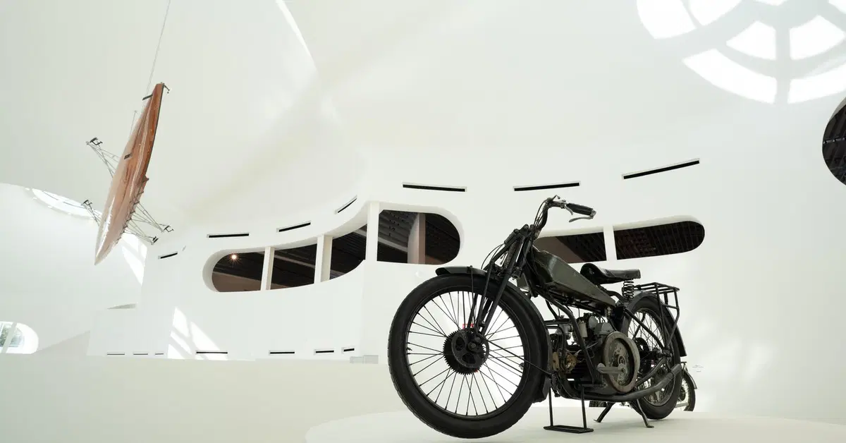 Lo stabilimento Moto Guzzi aperto tutto l'anno, ecco l'orario per la prossima stagione