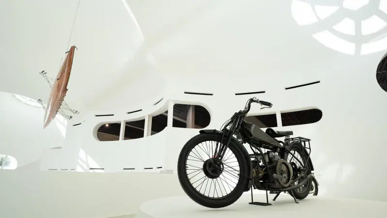 Lo stabilimento Moto Guzzi aperto tutto l'anno, ecco l'orario per la prossima stagione
