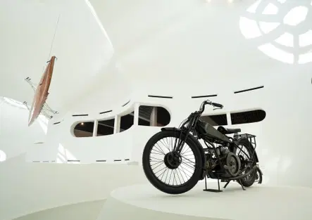 Lo stabilimento Moto Guzzi aperto tutto l'anno, ecco l'orario per la prossima stagione