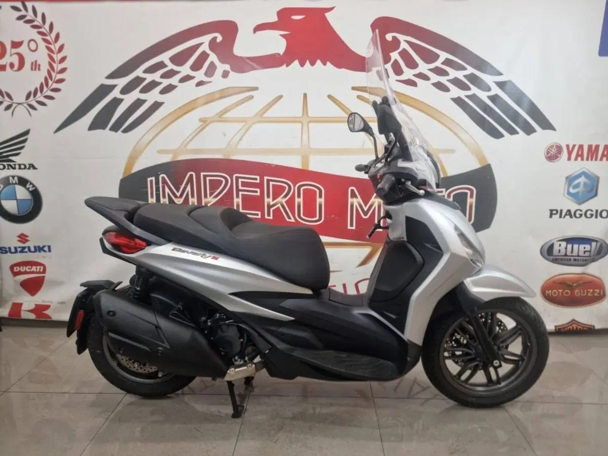 Piaggio Beverly 400 S ABS-ASR (2021 - 24) (2)