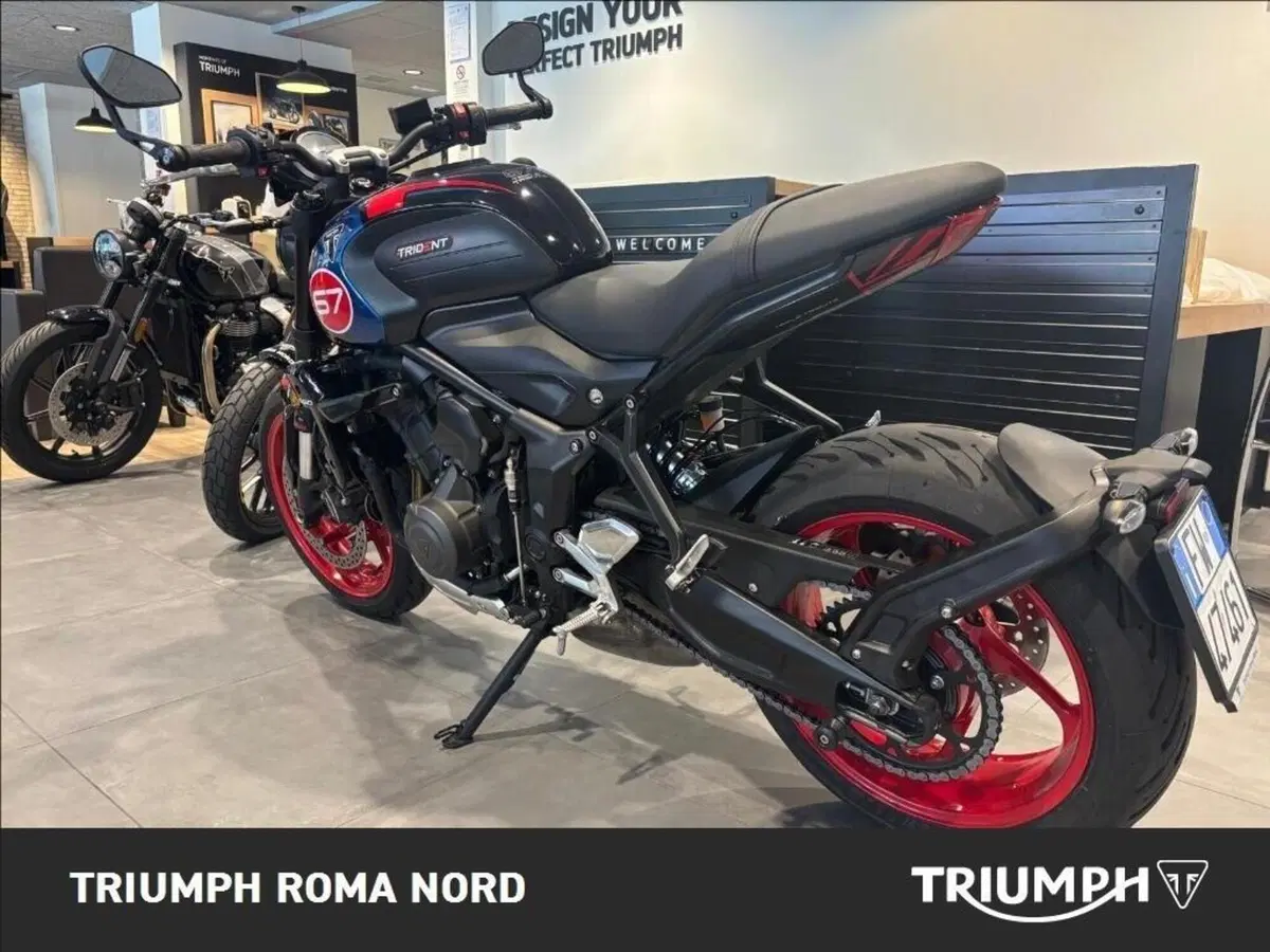 Triumph Trident 660 Triple Tribute Edition (2025 - 26) (2)