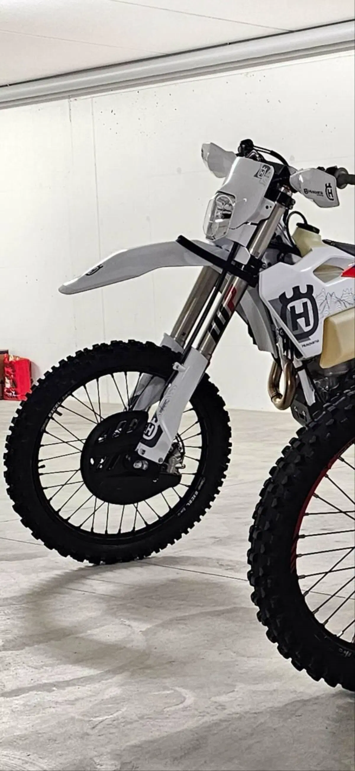 Husqvarna FE 350 Pro (2025) (3)