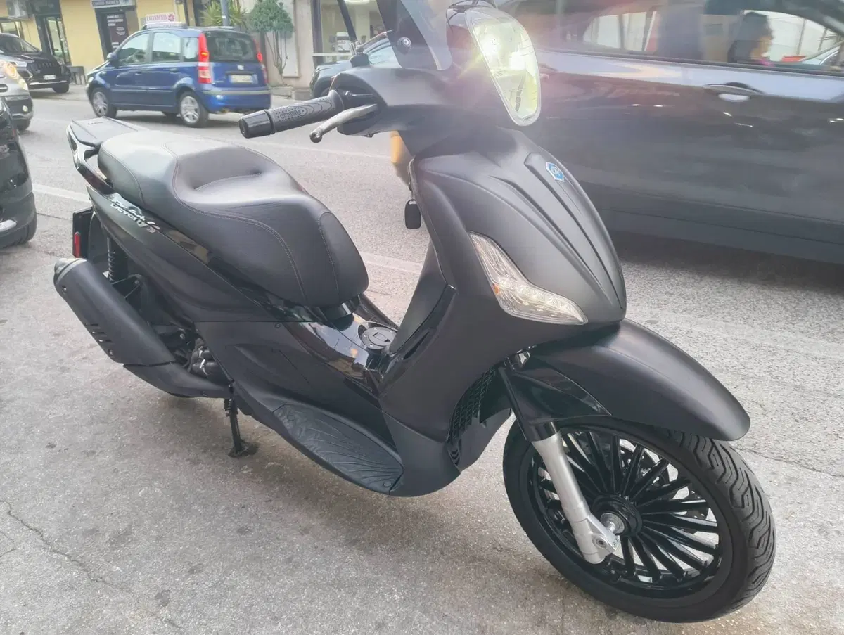 Piaggio Beverly 300 S i.e. ABS-ASR (2016 - 20) (2)