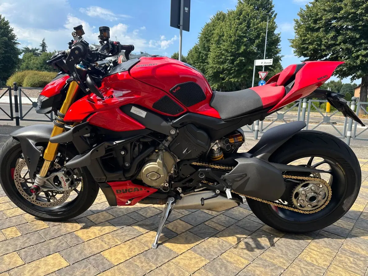 Ducati Streetfighter V4 S (2023 - 24) (2)