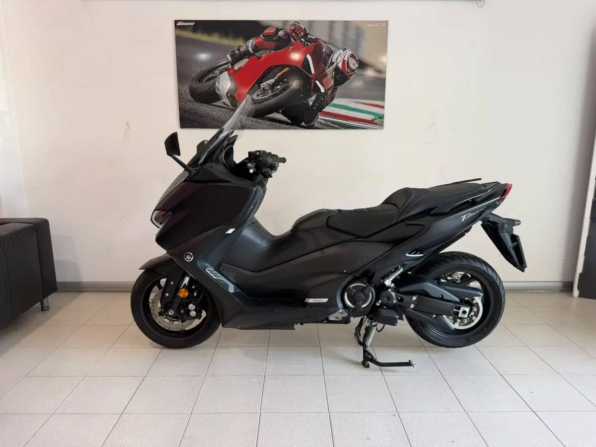 Yamaha T-Max 560 (2020 - 21) (3)