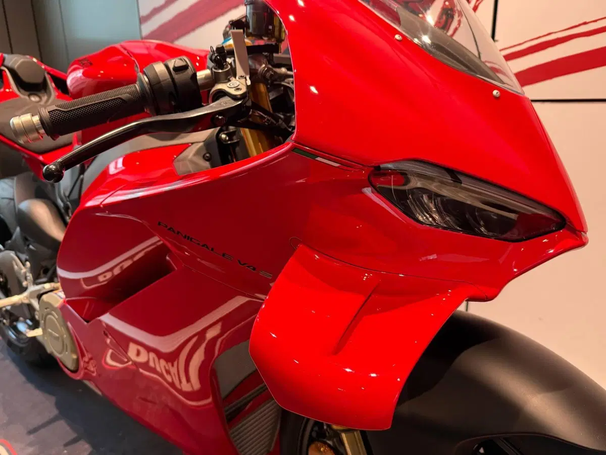 Ducati Panigale V4 S (2025 - 26) (3)