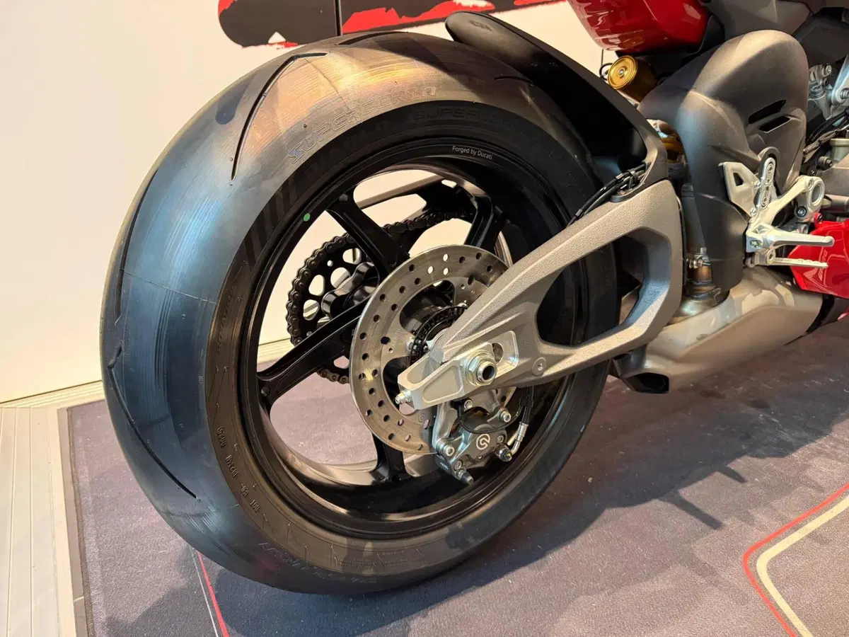 Ducati Panigale V4 S (2025 - 26) (7)