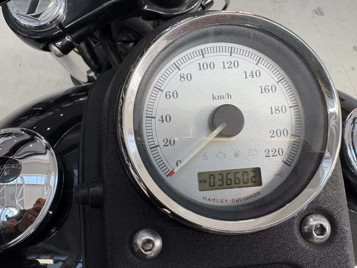 Harley-Davidson 1584 Street Bob (2008 - 15) - FXDB (4)