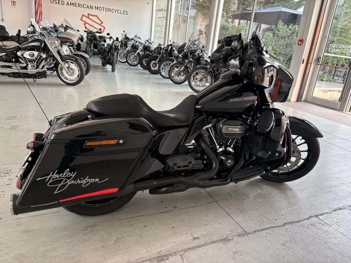 Harley-Davidson 114 Street Glide Special (2019 - 20) - FLHXS (3)