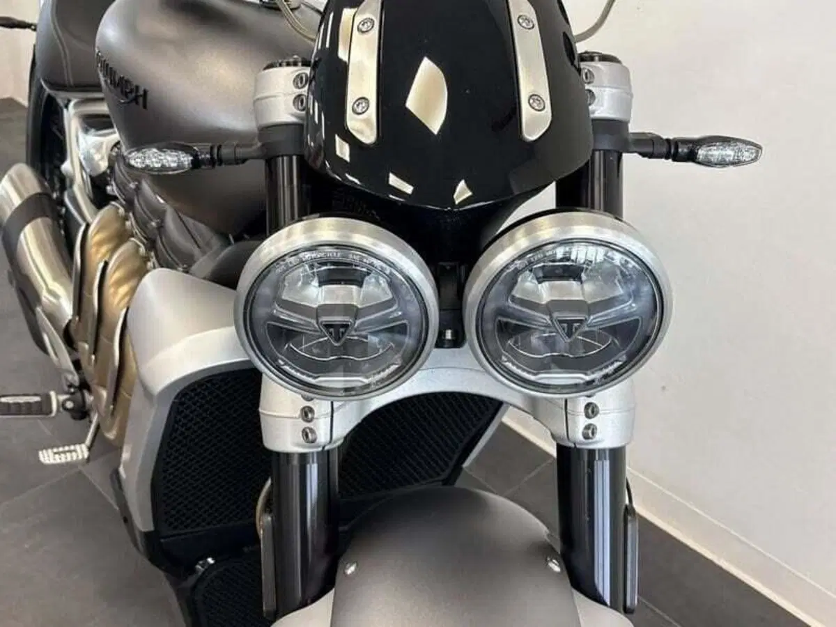 Triumph Rocket 3 R (2021 - 24) (3)