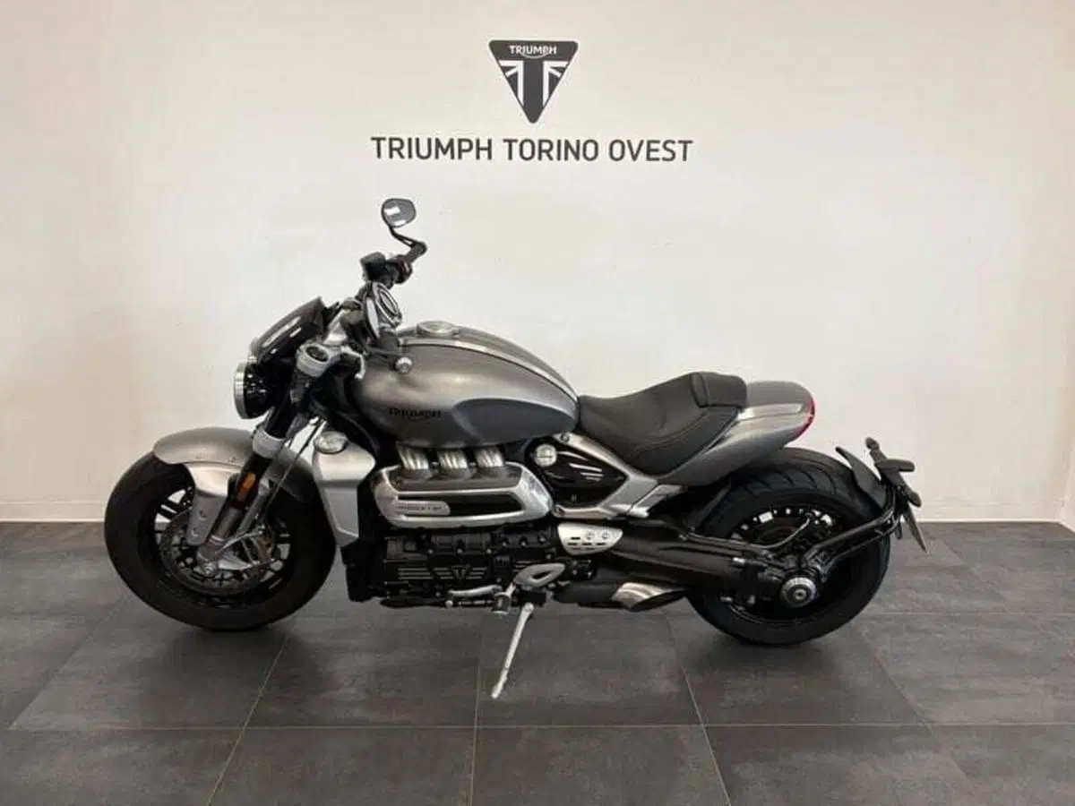 Triumph Rocket 3 R (2021 - 24) (2)