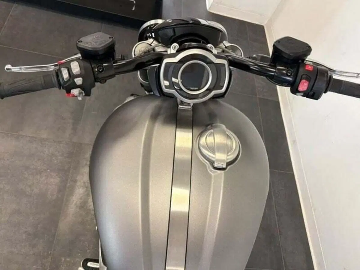 Triumph Rocket 3 R (2021 - 24) (4)