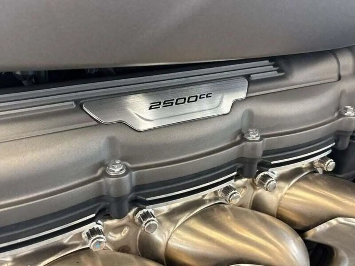 Triumph Rocket 3 R (2021 - 24) (10)