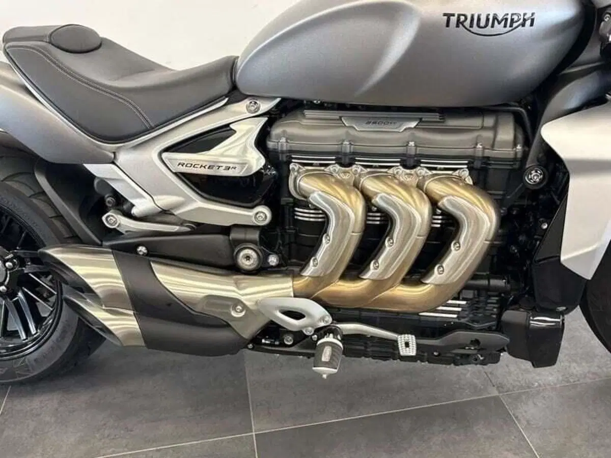 Triumph Rocket 3 R (2021 - 24) (11)