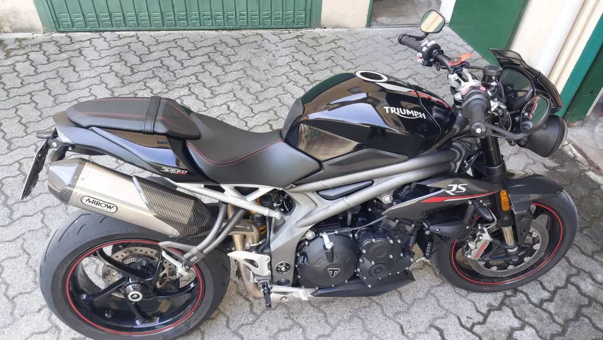 Triumph Speed Triple 1050 RS (2018 - 20) (2)