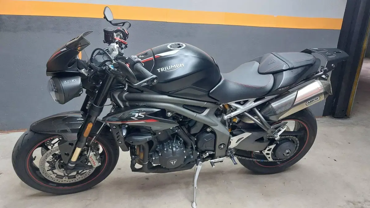 Triumph Speed Triple 1050 RS (2018 - 20) (8)
