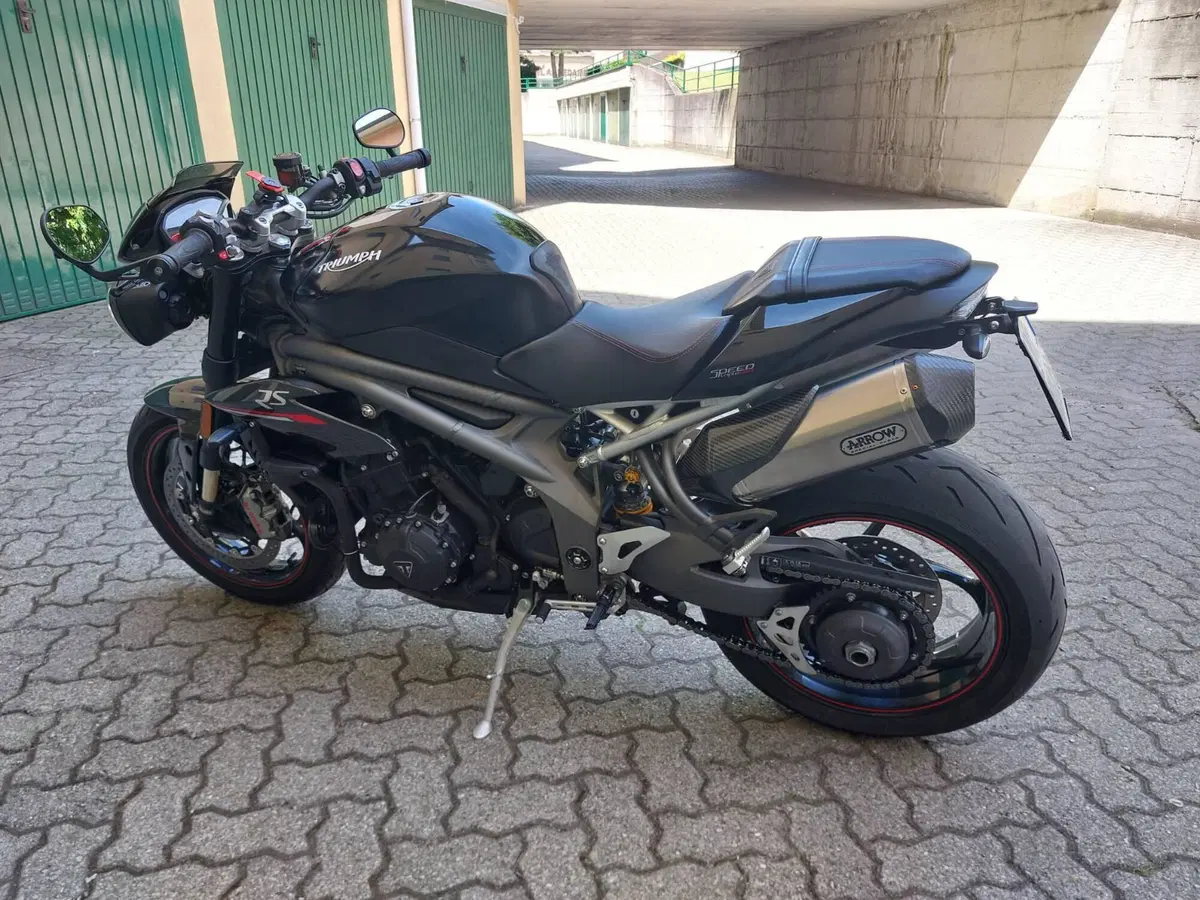 Triumph Speed Triple 1050 RS (2018 - 20) (9)
