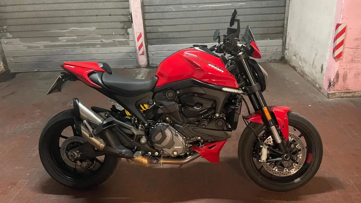 Cupolino parabrezza maggiorato fume per Ducati Mon Puig (2)