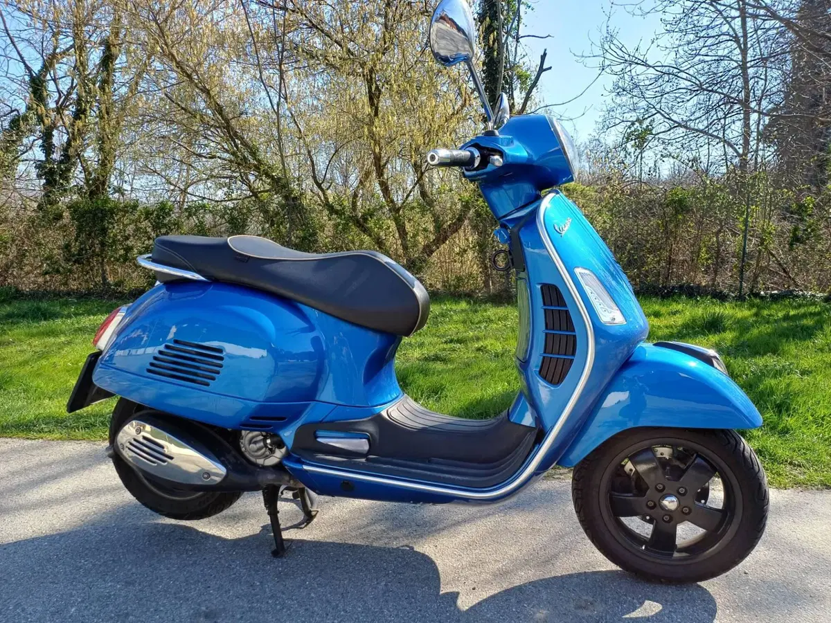 Vespa GTS 300 Super Sport ABS (2010 - 16) (2)