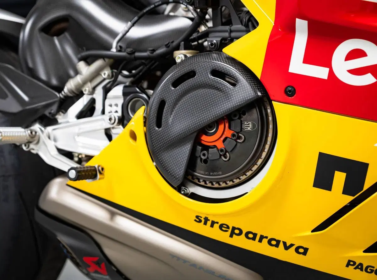 Ducati Panigale V4 Bagnaia 2023 World Champion Replica (2024) (4)