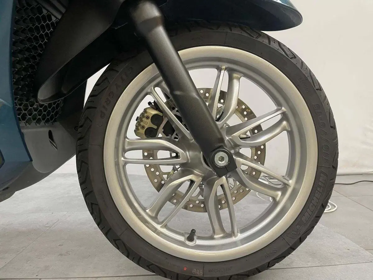 Piaggio Beverly 300 S ABS-ASR (2021 - 25) (5)